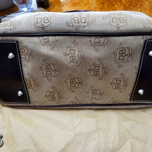 Dooney & Burke Tote with extras - Picture 4 of 10